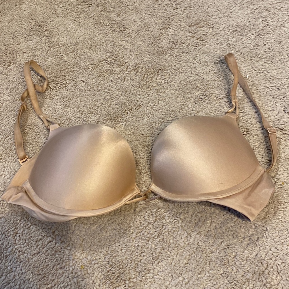 Victoria’s Secret Miraculous Plunge Bra 32C
